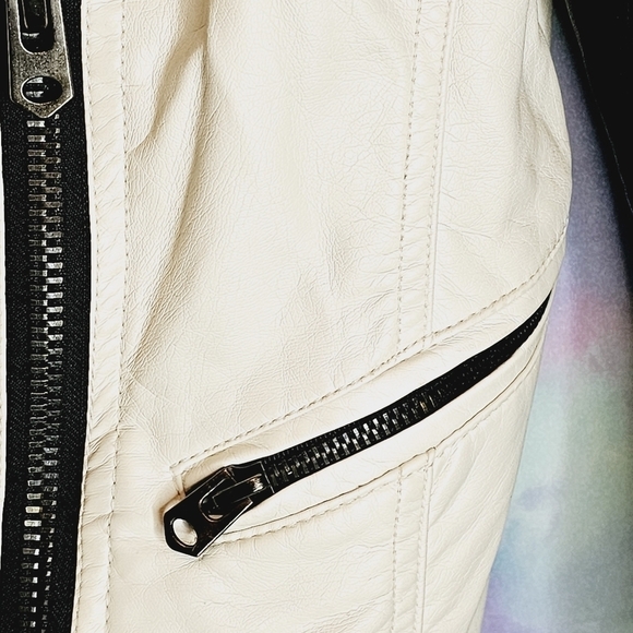 Forever 21 Black & Cream Duo-Tone Moto Faux Leather Jacket Size L - Picture 6 of 16